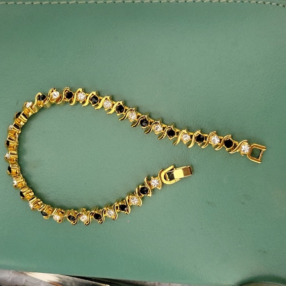 Beautiful Cubic Zirconia Diamonique Bracelet - Picture 6 of 11